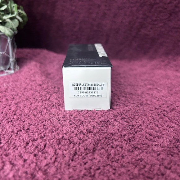 IL MAKIAGE Liquid Foundation Woke Up Like This Shade 40 Bew in Bix - Picture 3 of 4